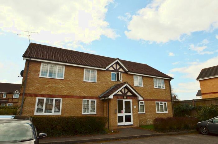 2 Bedroom Flat To Rent In Rockall Court, Langley, Berkshire, SL3