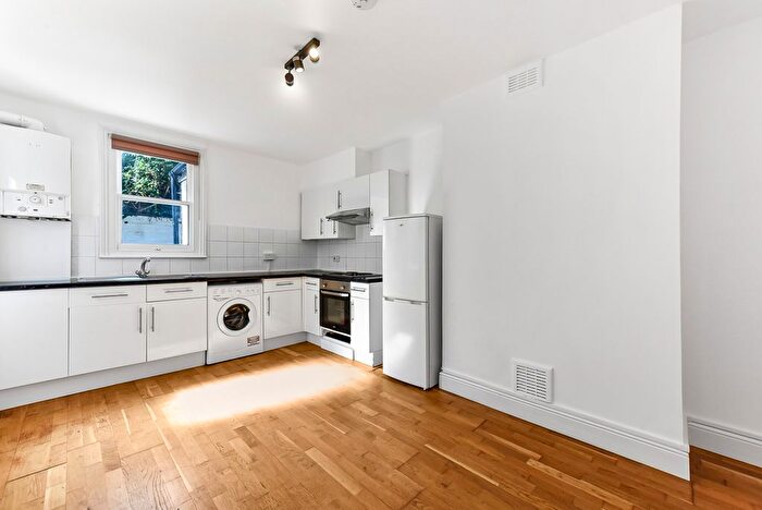 1 Bedroom Flat To Rent In Ravenslea Road, Balham, SW12