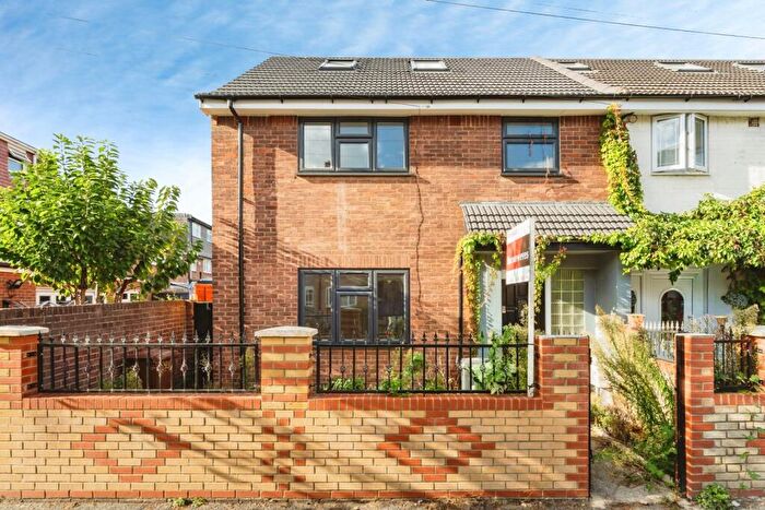 4 Bedroom House For Sale In Grosvenor Road, Leyton, E10