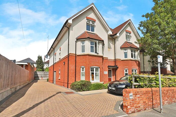 2 Bedroom Flat For Sale In Charminster Road, Bournemouth, BH8