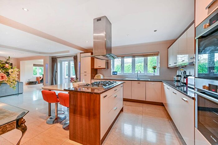 4 Bedroom Detached House For Sale In Wexham Woods, Wexham Lea, Slough, SL3