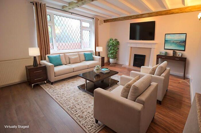 2 Bedroom Detached Bungalow To Rent In Hillside Road, Sutton Coldfield, B74