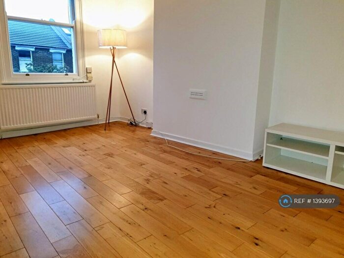 1 Bedroom Flat To Rent In Ambler Road, London, N4