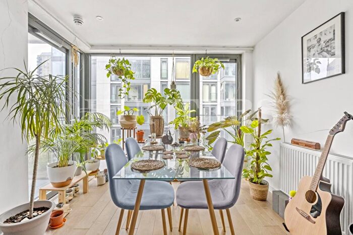 1 Bedroom Flat For Sale In Lapwing Heights, Waterside Way, N17