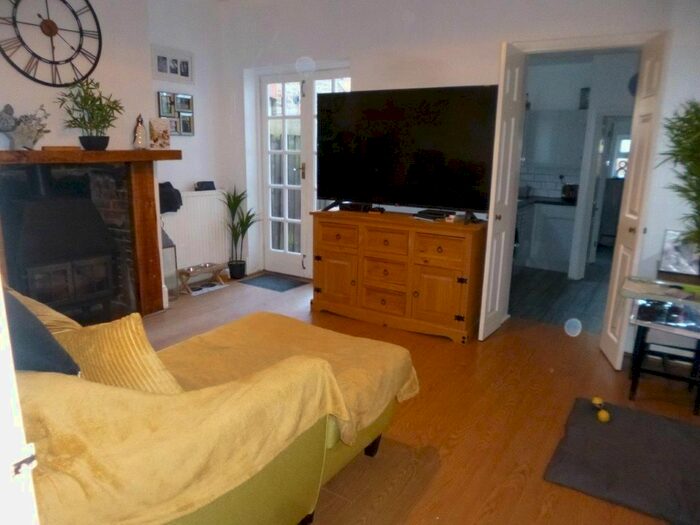 3 Bedroom Terraced House To Rent In Crossbrook Street, Waltham Cross, EN8