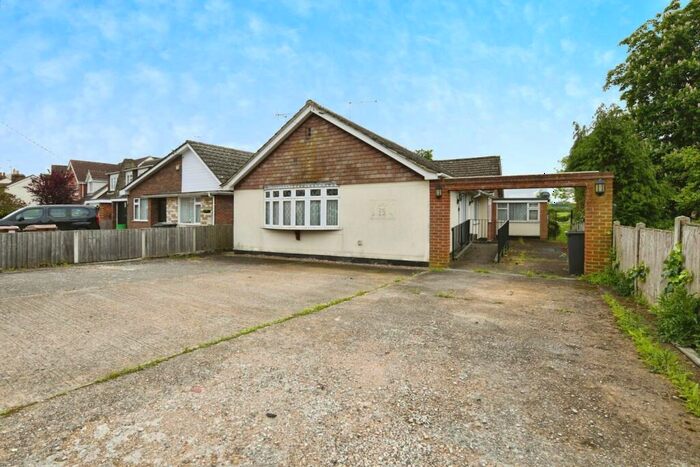 3 Bedroom Detached Bungalow For Sale In East Hanningfield Road, Rettendon Common, Chelmsford, CM3