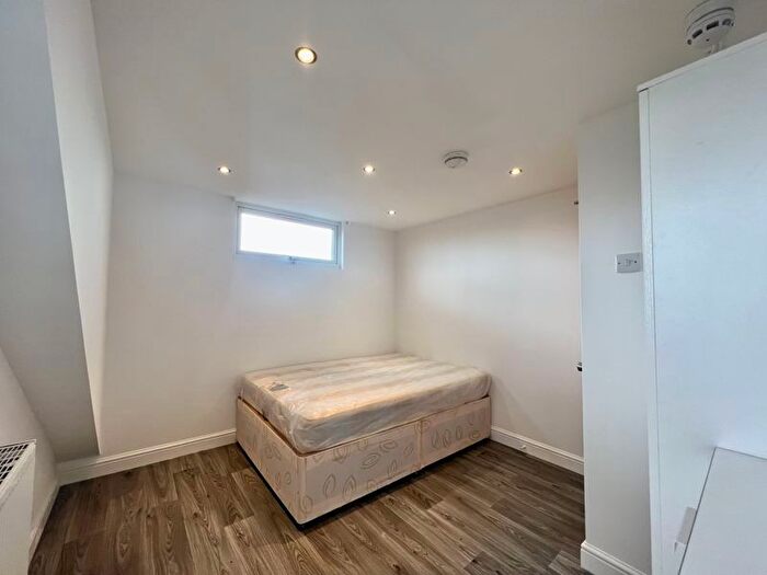 6 Bedroom Detached Bungalow To Rent In Lees Road, Hillingdon, Uxbridge, UB8