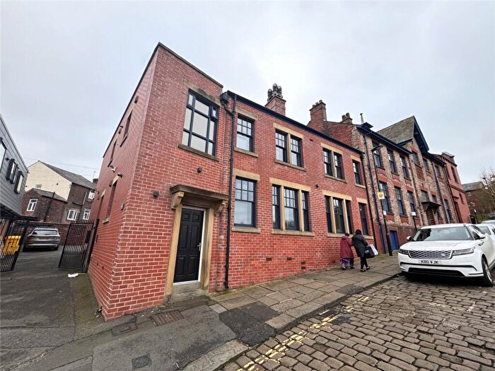 2 Bedroom Apartment To Rent In Church Lane, Rochdale, Greater Manchester, OL16