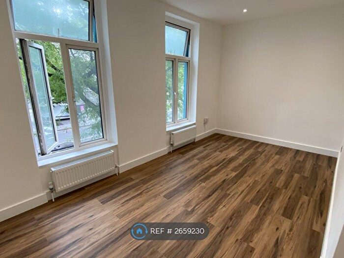 1 Bedroom Flat To Rent In Upper Street, London, N1