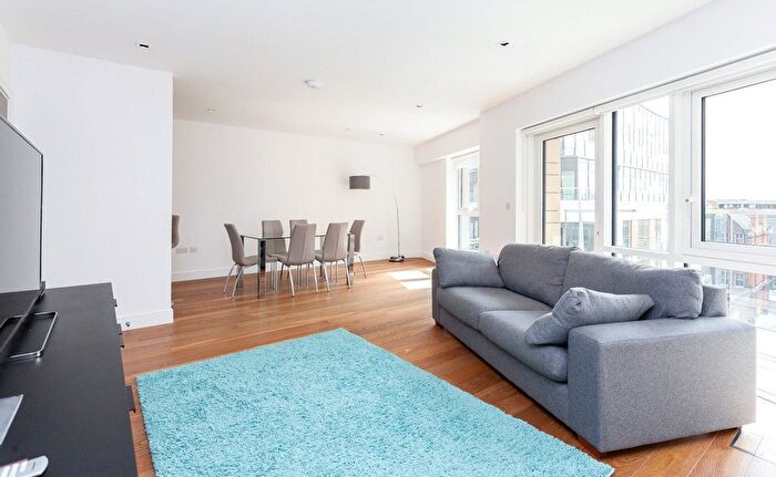 2 Bedroom Flat For Sale In Longfield Avenue, Ealing, W5