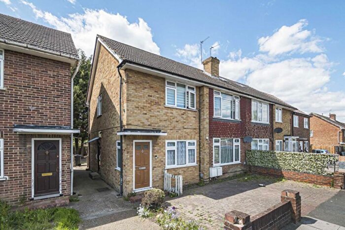 2 Bedroom Maisonette For Sale In Wide Way, Mitcham, CR4
