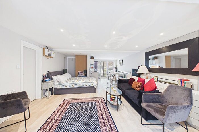 1 Bedroom Flat To Rent In Alma Road, Windsor, Berkshire, SL4