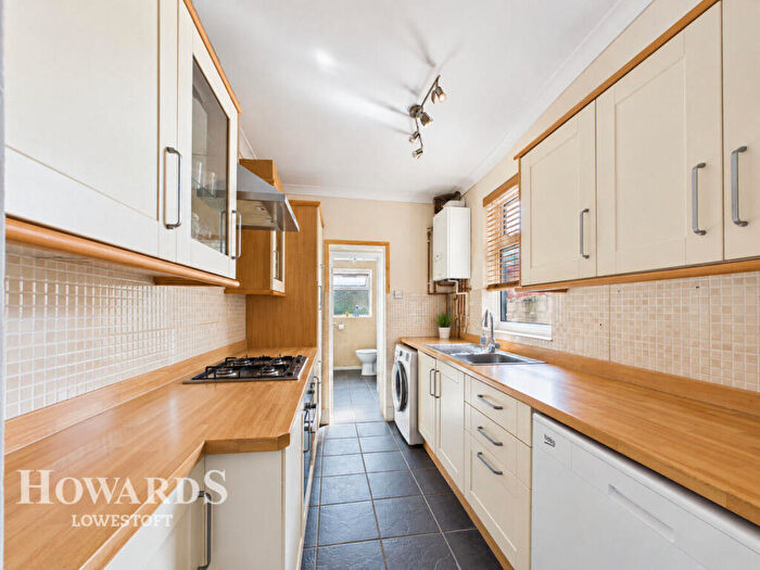 3 Bedroom Terraced House For Sale In Essex Road, Lowestoft, NR32