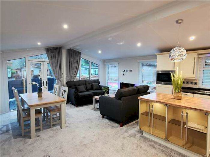 2 Bedroom Lodge Character Property For Sale In White Cross Bay Holiday