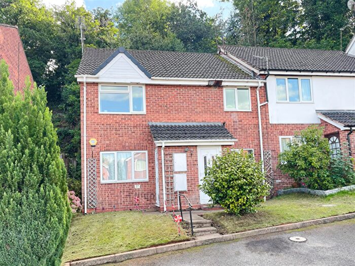 2 Bedroom Maisonette To Rent In Brecknell Rise, Kidderminster, DY10