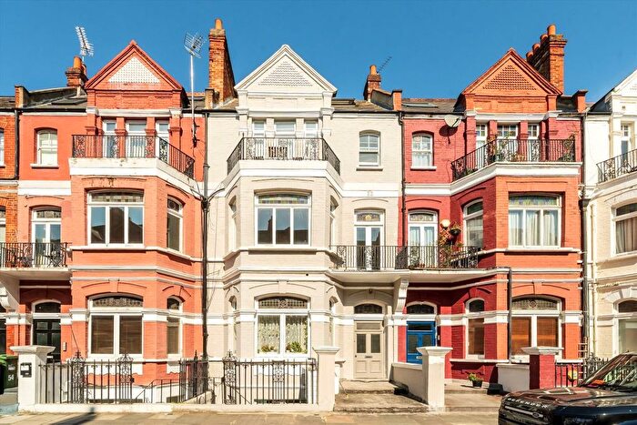 Studio To Rent In Castletown Road, West Kensington, W14