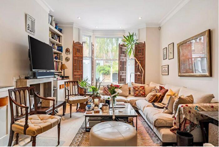 3 Bedroom Maisonette To Rent In Burnaby Street, SW10