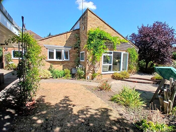 4 Bedroom Bungalow To Rent In Danecote, Knebworth, SG3