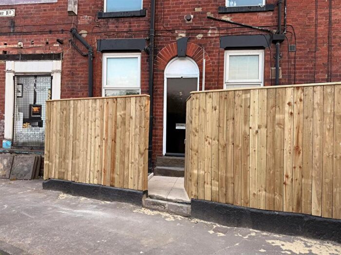 Studio To Rent In Highbury Road, Meanwood, Leeds, West Yorkshire., LS6