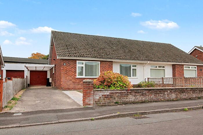 2 Bedroom Bungalow For Sale In Leigh Furlong Road, Street, BA16