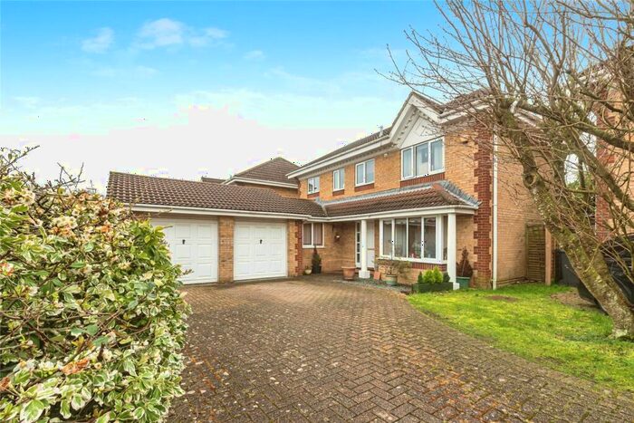 4 Bedroom Detached House For Sale In The Crofts, Hatch Warren, Basingstoke, Hampshire, RG22