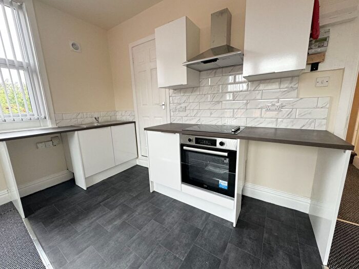 1 Bedroom Studio To Rent In Fairford Avenue, Leeds, West Yorkshire, LS11