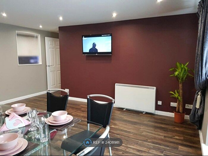 3 Bedroom Flat To Rent In Wallace Street, Glasgow, G5