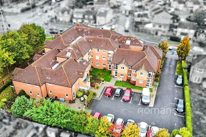 1 Bedroom Flat For Sale In Yorktown Road, College Town, Sandhurst, GU47