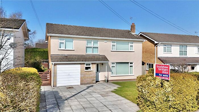 4 Bedroom Detached House For Sale In Broadmead, Heswall, Wirral, CH60