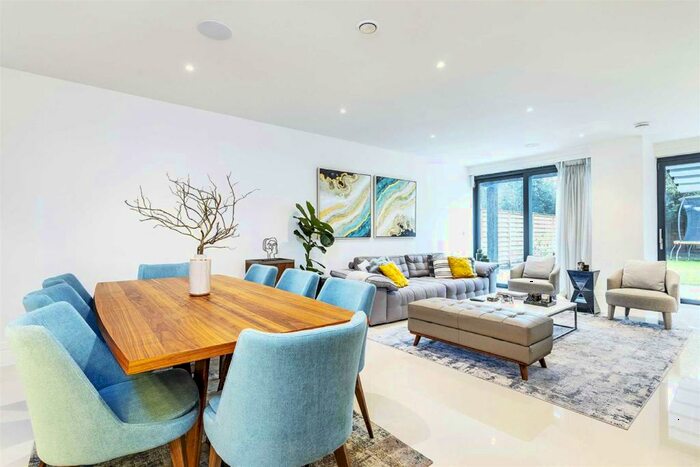 6 Bedroom Detached House To Rent In The Park, Golders Hill, London, NW11