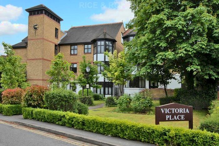 2 Bedroom Flat To Rent In Victoria Place, Esher, KT10