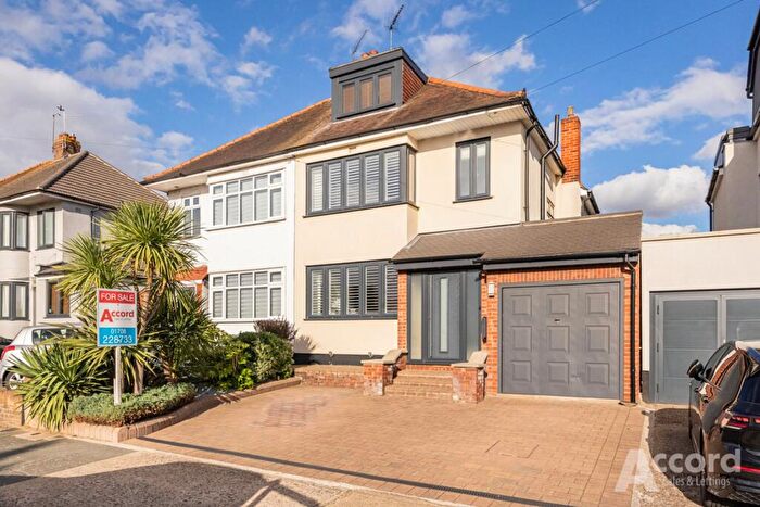 4 Bedroom Semi-Detached House For Sale In Ayr Way, Romford, RM1