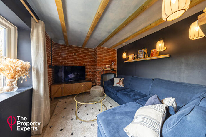 4 Bedroom Semi-Detached House For Sale In Sulhamstead Road, Reading, RG30