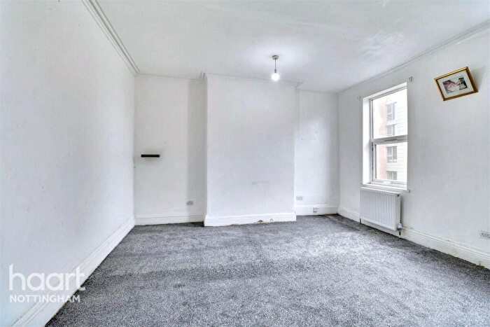 3 Bedroom Flat To Rent In Alfreton Road, Nottingham, NG7