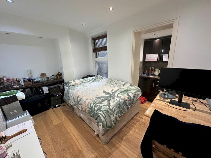 Studio To Rent In West End Lane, West Hampstead, London, NW6