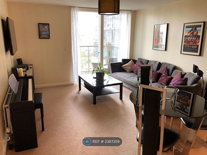 2 Bedroom Flat To Rent In Ealing Road, London, TW8