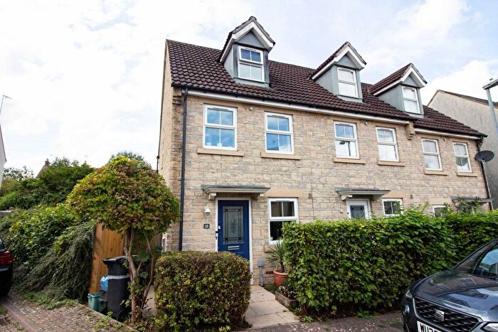 3 Bedroom Semi-Detached House For Sale In Portway Gardens, Frome, BA11