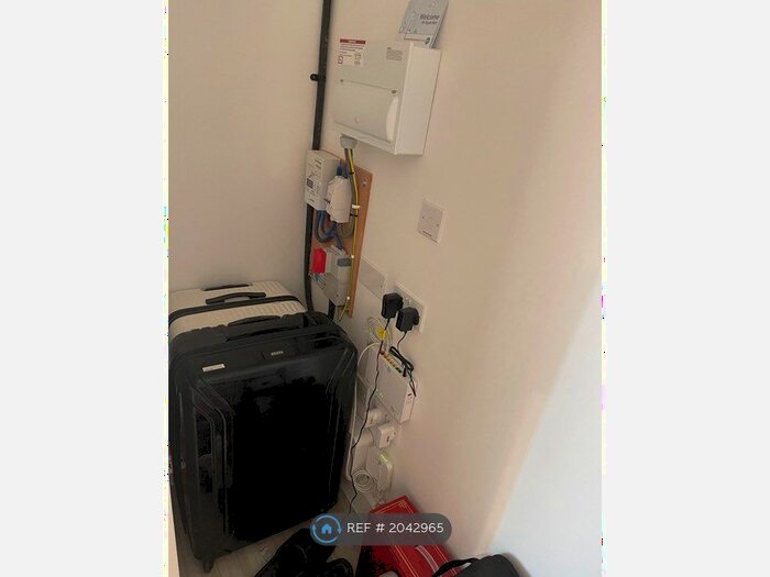 1 Bedroom Flat To Rent In Braunton Court, Hounslow, TW3