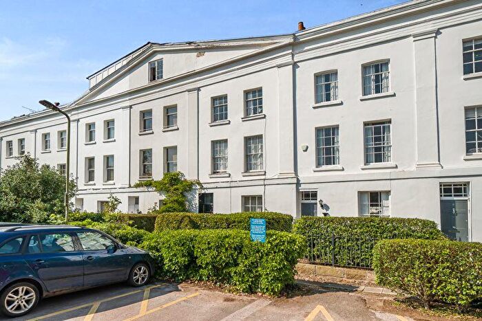 3 Bedroom Flat To Rent In Spacious Bed Maisonette In A Superb Central Location, EX4