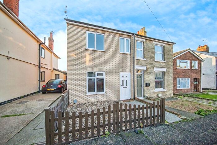 3 Bedroom Semi-Detached House For Sale In Meyrick Crescent, Colchester, CO2