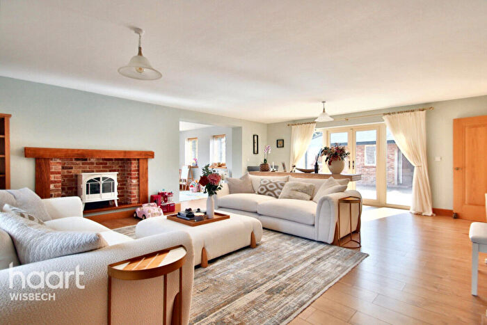 5 Bedroom Detached House For Sale In Lucky Lane, Walpole St Andrew, PE14