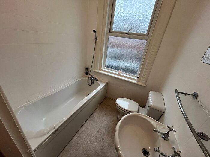 1 Bedroom Flat To Rent In - Aylesbury Road, Bournemouth, BH1