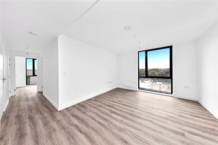 2 Bedroom Apartment To Rent In Chevette Court, Kimpton Road, Luton, LU2