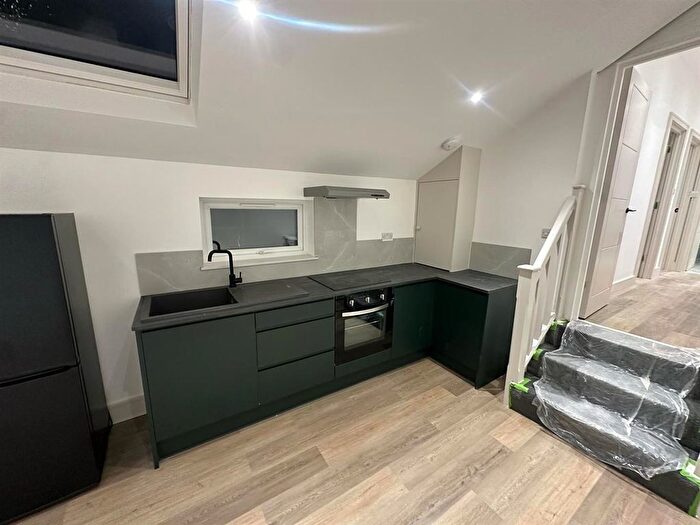 2 Bedroom Flat To Rent In Station Road, London, NW4