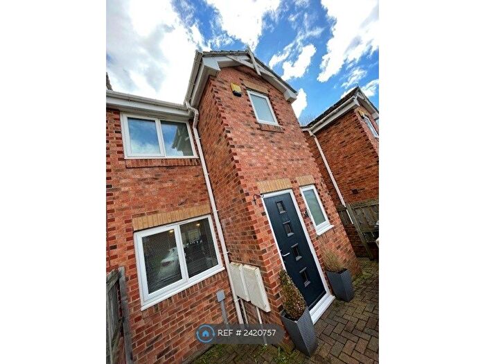 3 Bedroom Semi-Detached House To Rent In Millers Bank, Wallsend, NE28