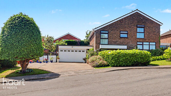 4 Bedroom Detached House For Sale In Milton Avenue, Eaton Ford, PE19