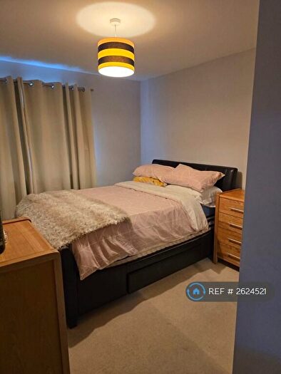 2 Bedroom Flat To Rent In Bourne Place, Chertsey, KT16