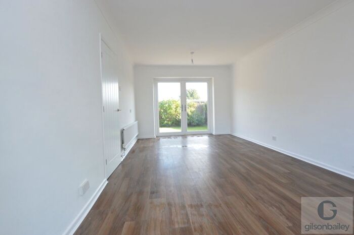 2 Bedroom Chalet To Rent In Braydeston Crescent, Brundall, Norwich, NR13