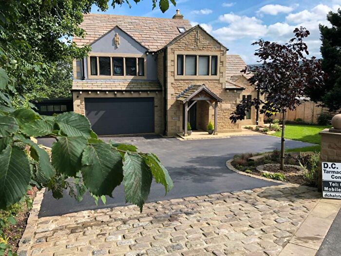 3 Bedroom Detached House To Rent In Moor Park Drive, Addingham, LS29