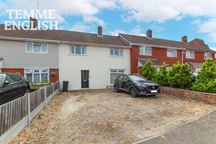 3 Bedroom Terraced House For Sale In Hockley Road, Basildon, SS14